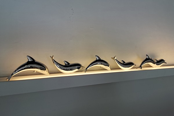 Custom Mirror Polished Stainless Steel Dolphin Sculptures – Modern Marine Art for Interior & Exterior Decor